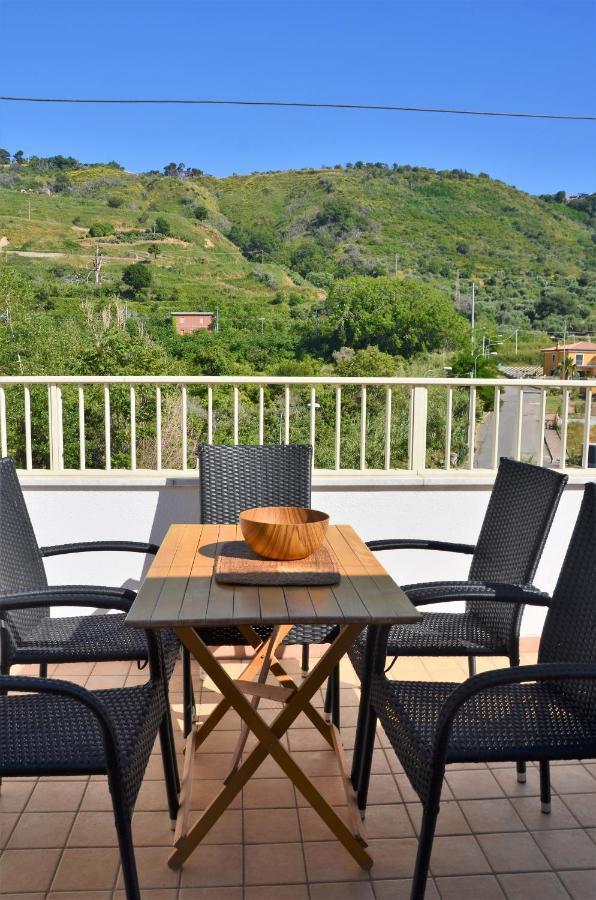 Penthouse Mare E Monti Apartment Тропеа Екстериор снимка